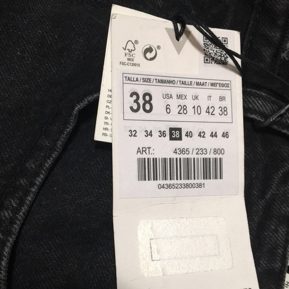 3. Zara High Rise Straight Leg Jeans - Picture 6 of 15